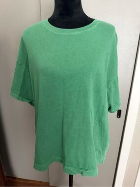 Old Navy Oversized Short Sleeve Tee in Kelly Green